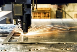 Vì sao nên sử dụng máy cắt laser để cắt kim loại?